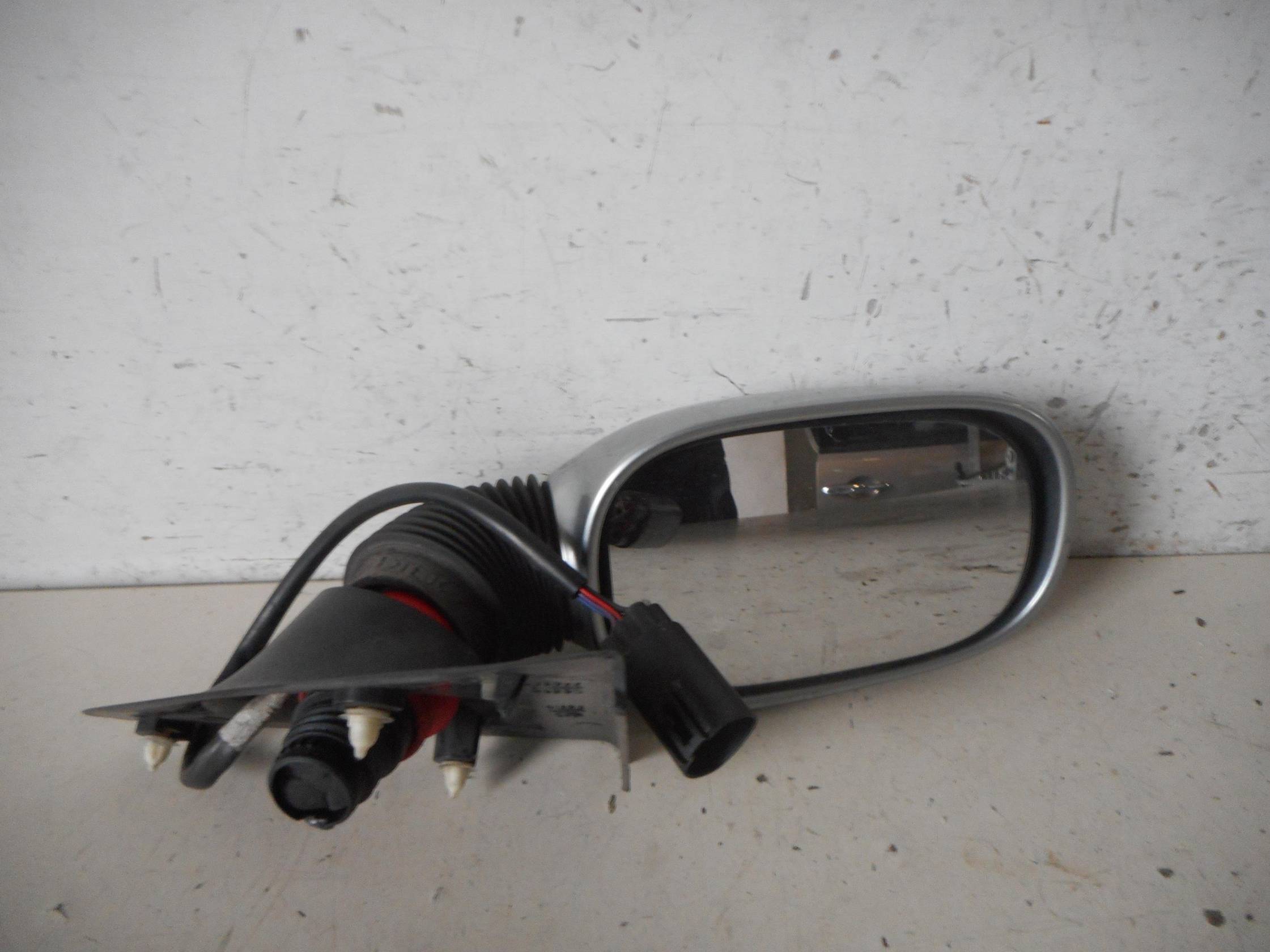 Retrovisore est. regolaz. elettr. dx.